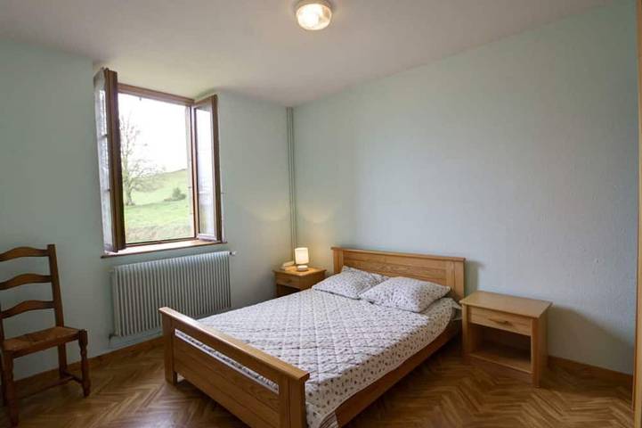 Gîte pour 6 personnes, avec jardin dans La Chambonie - 3