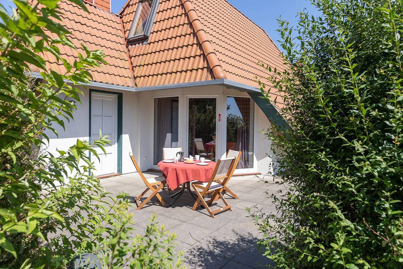 Ferienhaus Hans Albers 16. Malerisch und am Deich. in Wremen, Cuxland