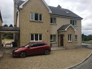 Cottage pour 2 personnes, avec vue et jardin dans Monaghan