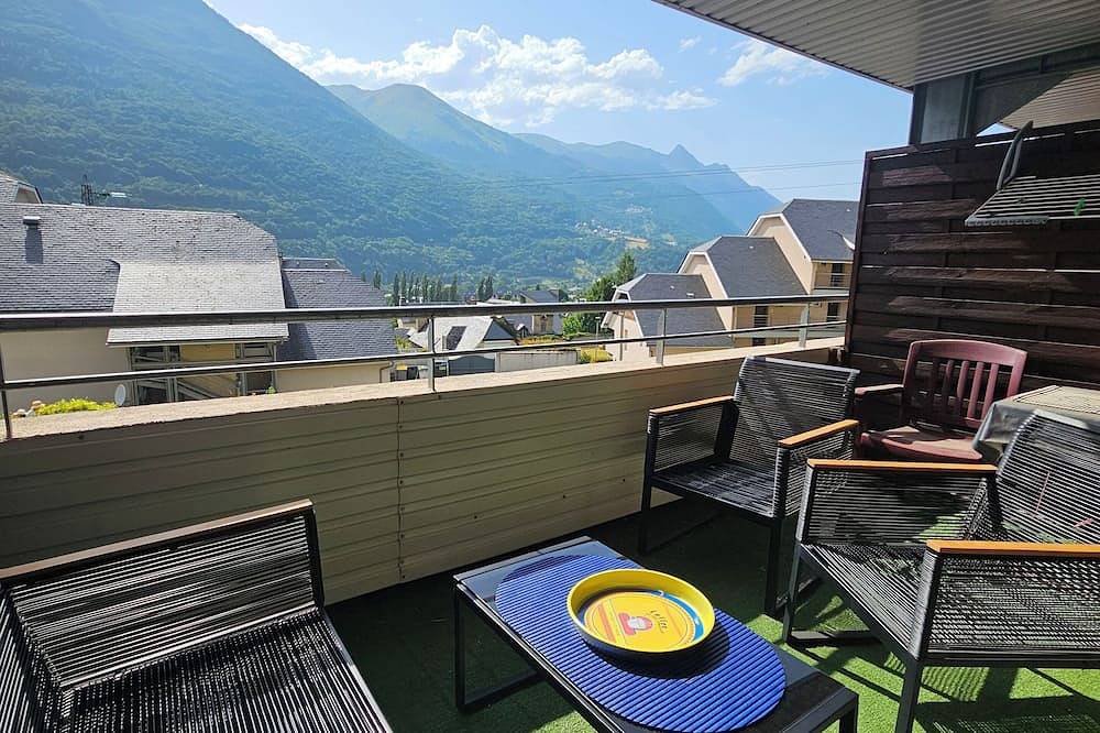 Entire apartment, Studio 4 persons Magnificent Mountain View pyrenees zenith Luz St Sauveur in Luz-Saint-Sauveur, Pyrenees National Park