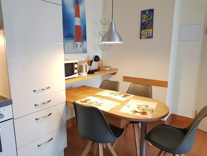 Ganze Ferienwohnung, Strandhaus Lobbe Whg 5 + Terrasse - 2 Raumwohnung mit Terrasse in Lobbe Strand, Mönchgut