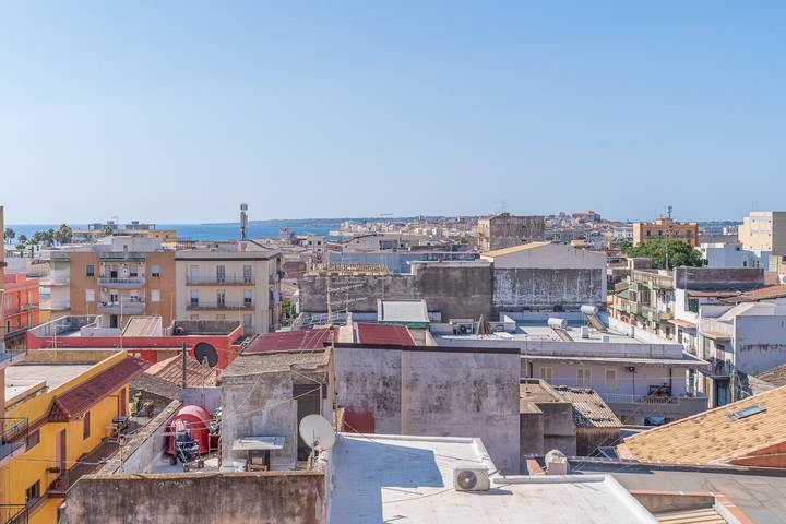 Entire apartment, Apartment 'Trinacria Home 88' with Sea View, Wi-Fi and Air Conditioning in Syracuse, Syracuse Province