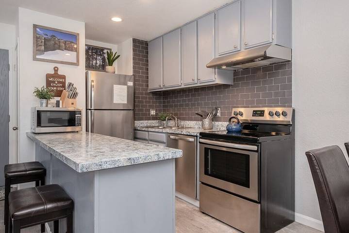 Vacation rental for 4 people, with balcony and hot tub in Mammoth Mountain