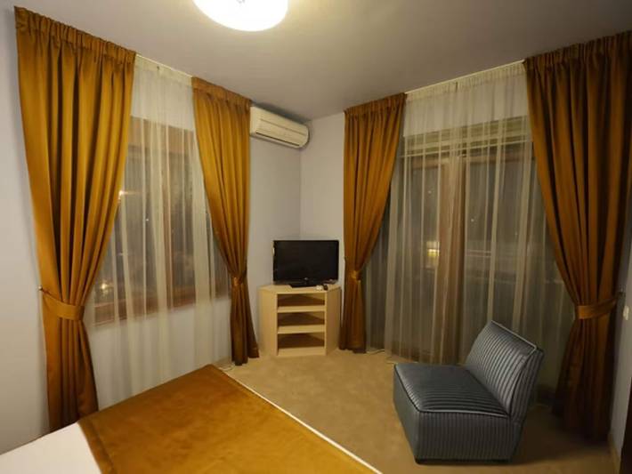 Ferienwohnung für 2 Personen, mit Balkon in Budva