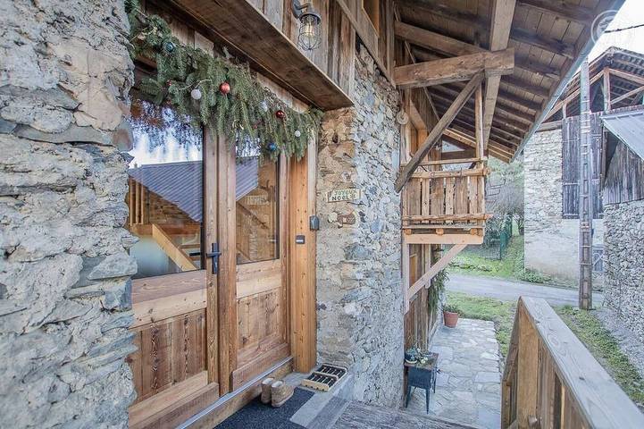 Gîte pour 8 personnes, avec terrasse à Le Verneil
