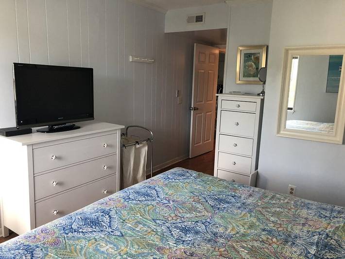 Vacation rental for 6 people, with pool and hot tub as well as yard by Myrtle Beach