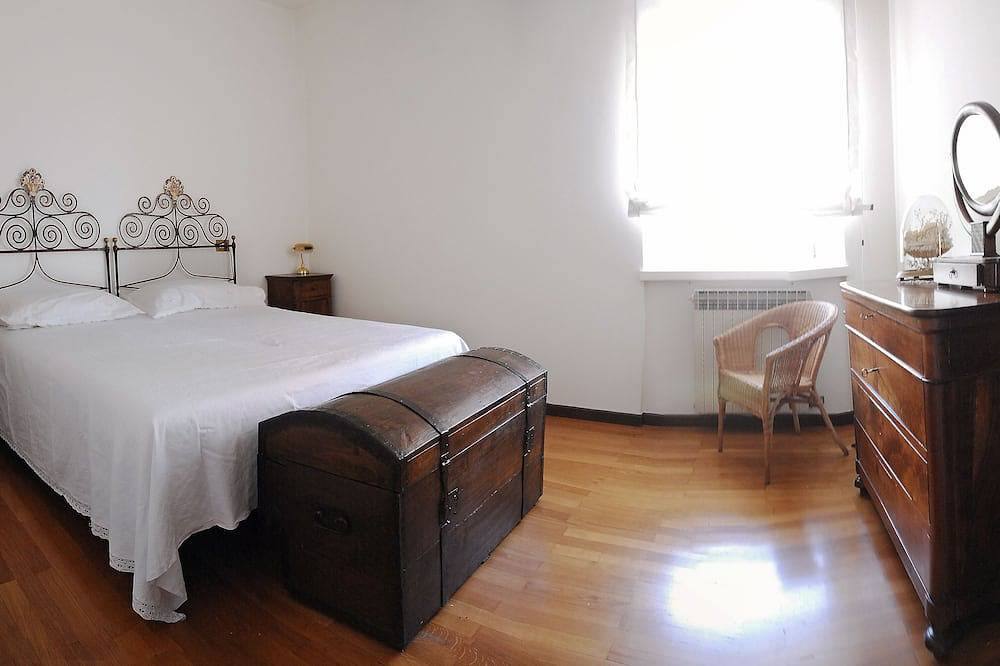 Ganze Wohnung, Haus mit Seeblick und am Waldrand auf dem Lovere Hügel in Lovere, Iseosee