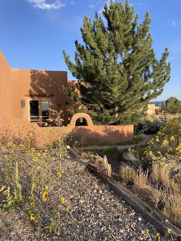 Ideale Lage zum Skifahren, Einkaufen, Wandern, Musik, Essen und Spaß! in Taos County