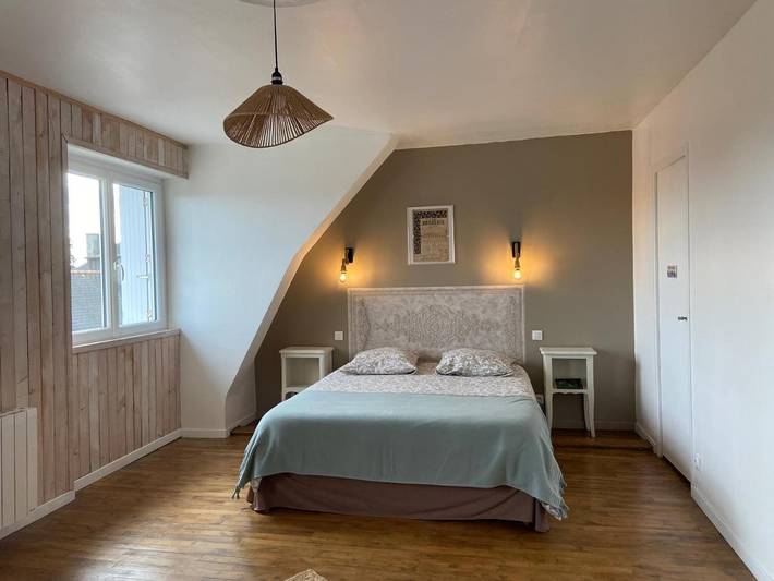 Gîte pour 2 personnes, avec terrasse ainsi que vue et jardin à Guilliers