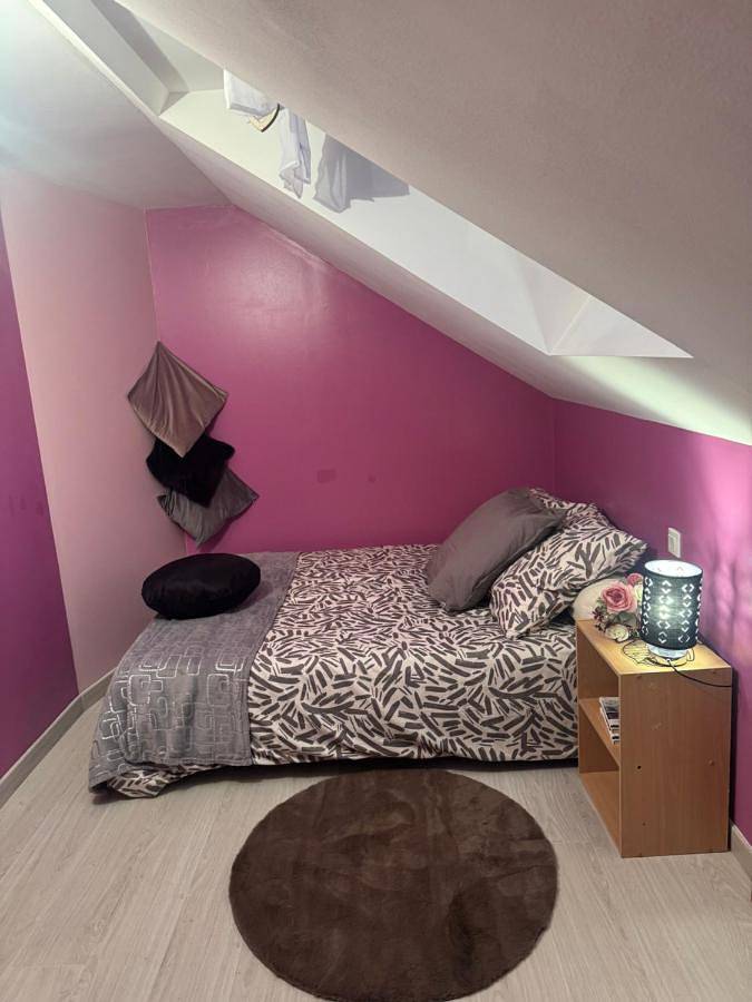 Gîte pour 2 personnes, avec jardin et terrasse ainsi que vue sur le lac et vue à La Milesse - 2