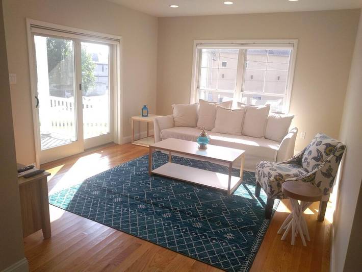 Vacation rental for 16 people, with balcony and yard in Middletown