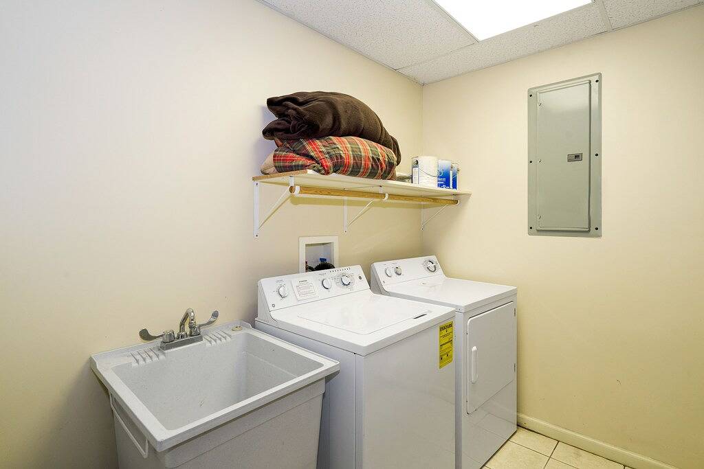 Crowd Pleaser- Lake Access Home im zentralen Deep Creek Lake in Deep Creek Lake