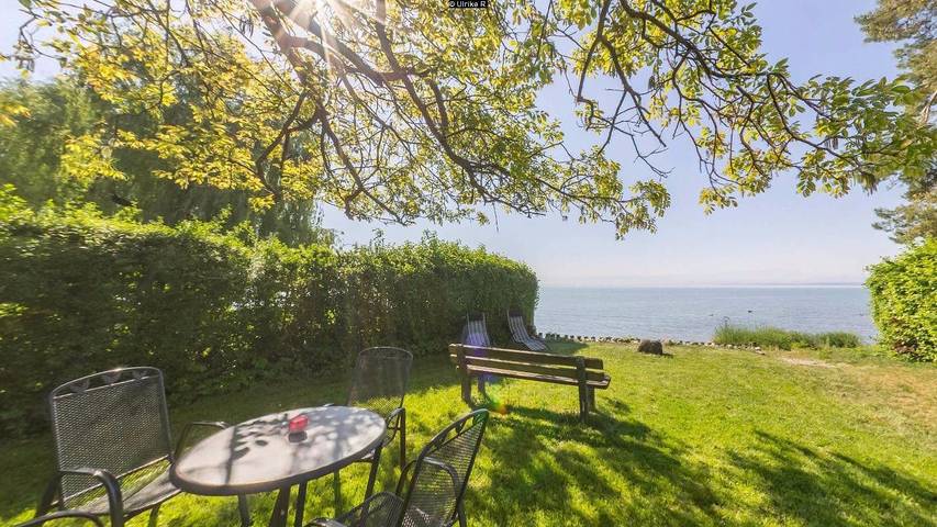 Ferienhaus für 6 Personen, mit Balkon und Terrasse sowie Garten und Seeblick
