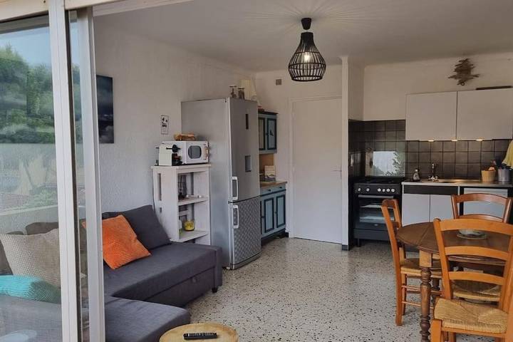 Gîte pour 5 personnes, avec vue sur le lac ainsi que vue et terrasse dans La Franqui - 2