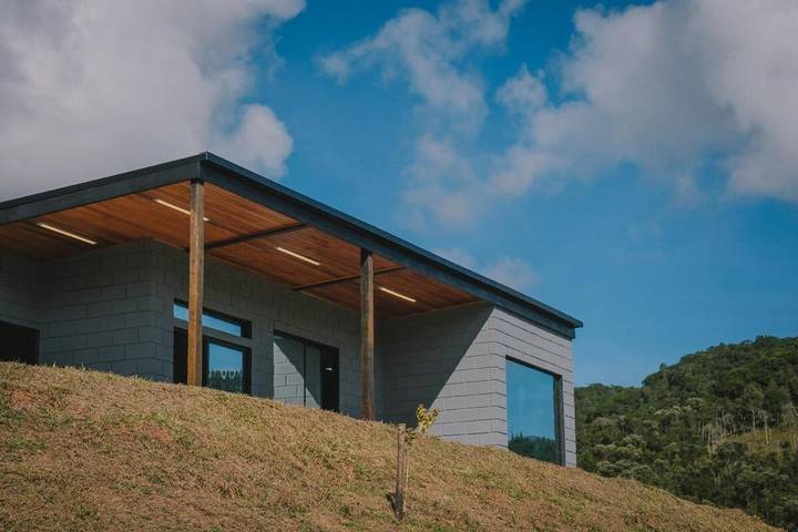 Casas e apartamentos de temporada para 2 pessoas, com balcão e vista em Rancho Queimado