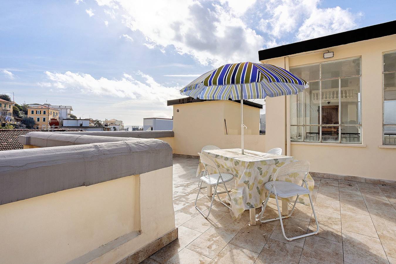 Appartement entier, Appartement 'Seba House' avec terrasse privée, Wi-Fi et climatisation in La Spezia (Ville), La Spezia