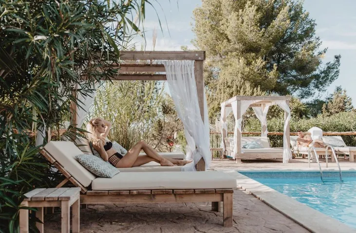Holiday home for 2 people, with pool and terrace as well as garden - 1