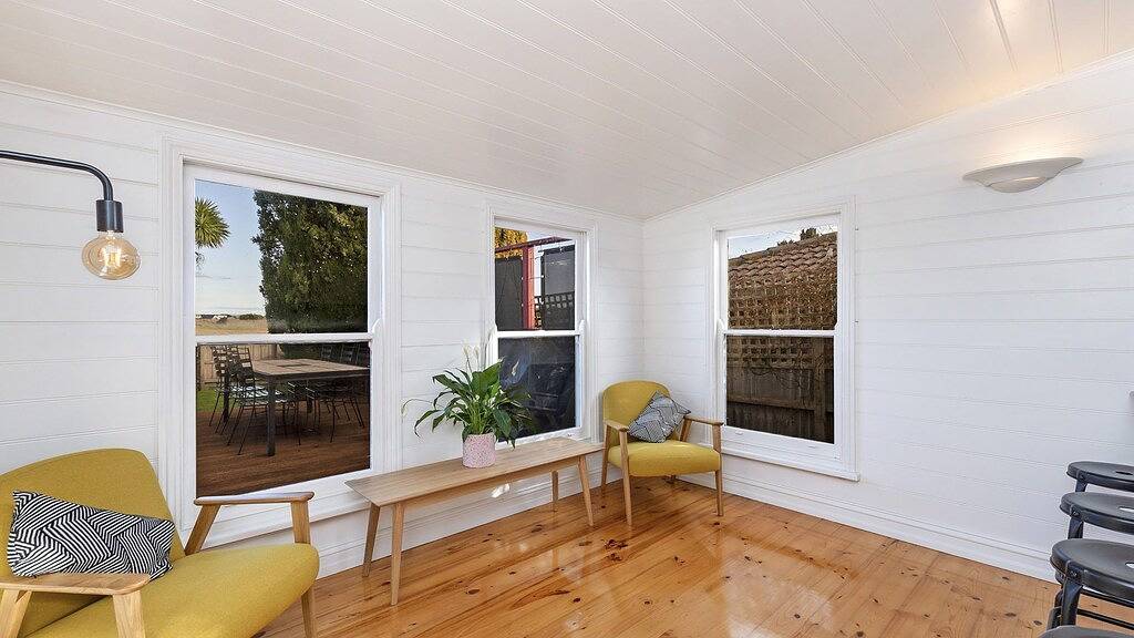 A quaint little retreat for a family, situated in a quiet family friendly cul de sac. in Port Fairy, Shire of Moyne