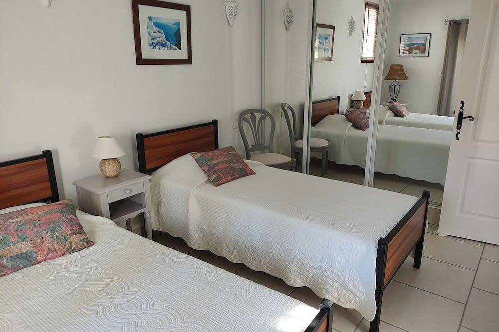 Appartement entier, Saint paul  appt 3 pièces dans villa provençal avec piscine pour 4personnes in Saint-Paul-de-Vence, Côte méditerranéenne (France)