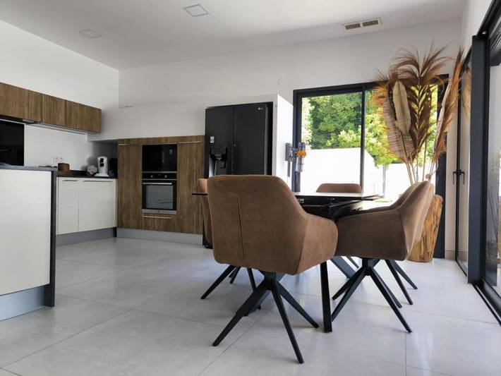 Villa pour 8 personnes, avec jardin et piscine ainsi que terrasse et jacuzzi à Avignon