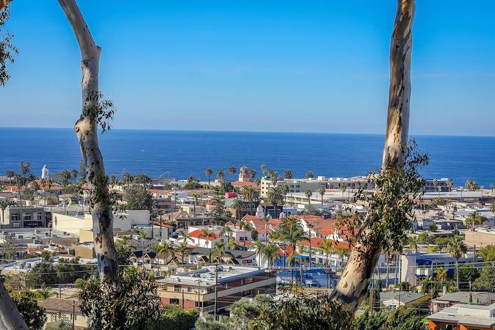 Vacation rental for 12 people, with yard, with pets in San Diego County