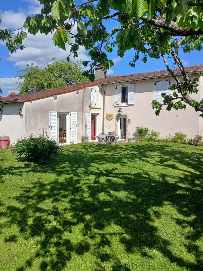 Location de vacances pour 8 personnes, avec terrasse, animaux acceptés à Bulgnéville - 2