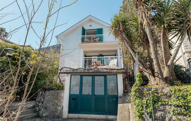 Casa de férias para 6 pessoas, com terraço, com animais de estimação em Montenegro