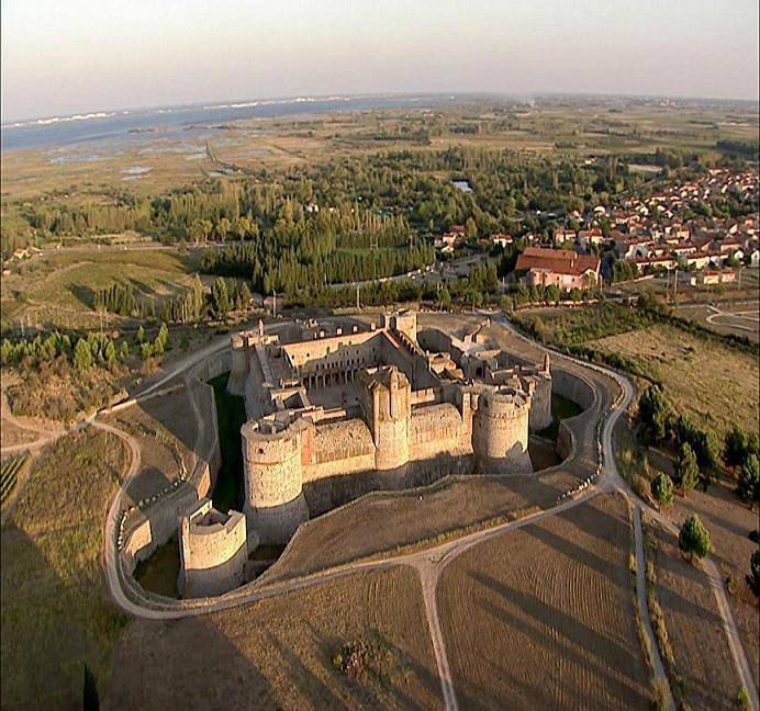Gîte pour 5 personnes, avec terrasse, animaux acceptés à Salses-le-Château - 3