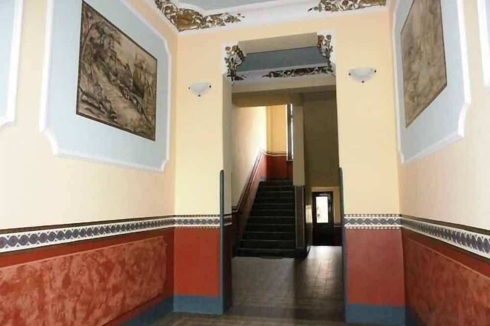 Ganze Wohnung, Sehr schöne 4 Raum Maisonette-Fewo mit 110qm + Balkon + zentral & preiswert - T7 in Cotta, Dresden