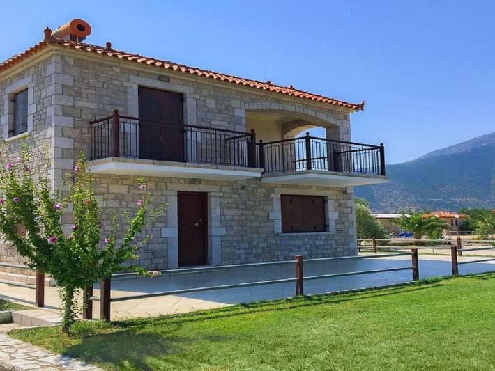 Ferienhaus für 4 Personen, mit Garten und Terrasse sowie Pool