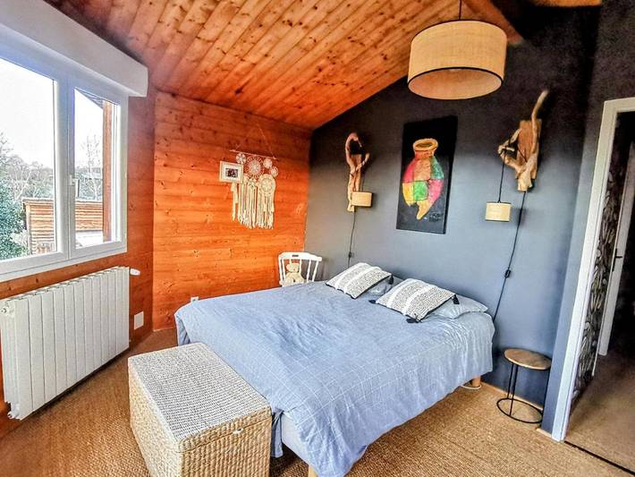 Location de vacances pour 8 personnes, avec Terrasse et Jardin ainsi que Piscine et Vue à Villeneuve-de-Rivière - 4