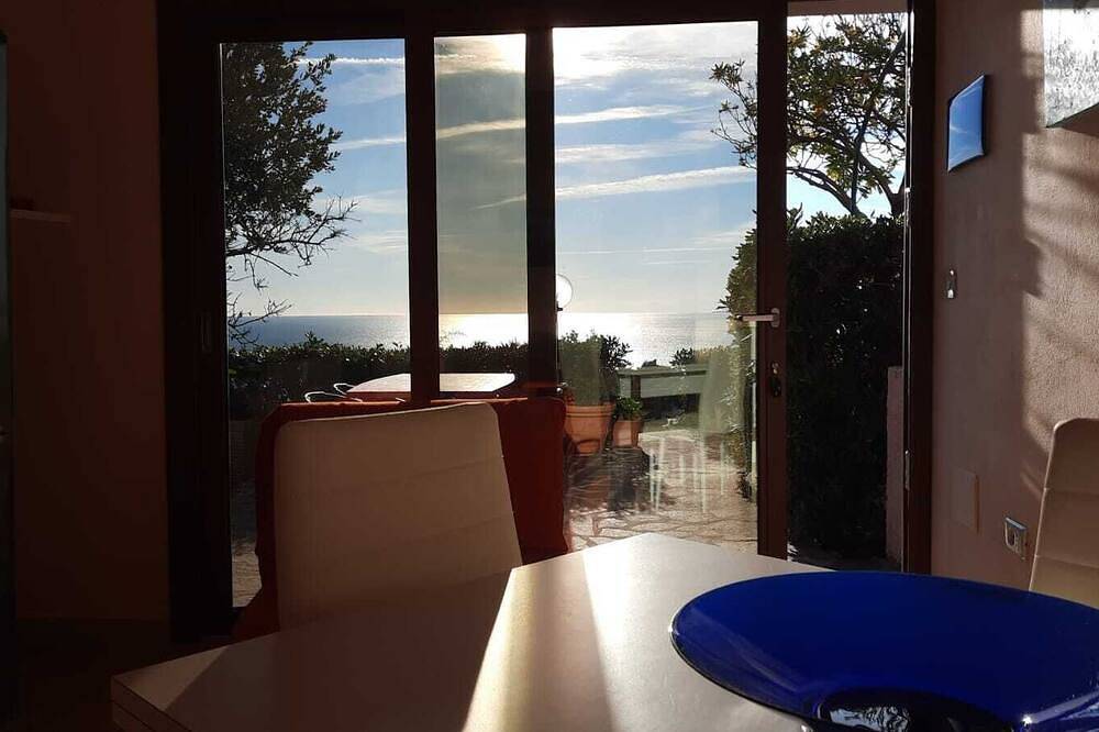 Ganze Wohnung, Fewo Sun And Blue Superb Sea View Unforgettable Sunsets Wifi Free Relaxation in Morcone, Elba