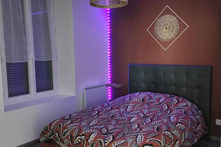 Ganze Wohnung, Gemütliche Auszeit: Private Sauna, Garten und Parkplatz in Fleury-les-Aubrais, Orléans und Umgebung