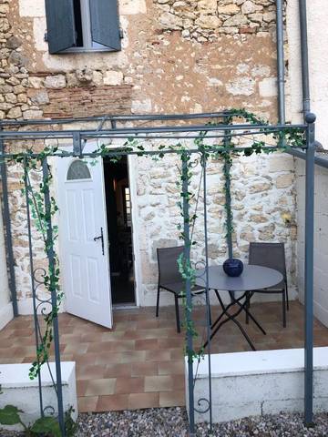 Gîte pour 5 personnes, avec terrasse, animaux acceptés à Villeréal