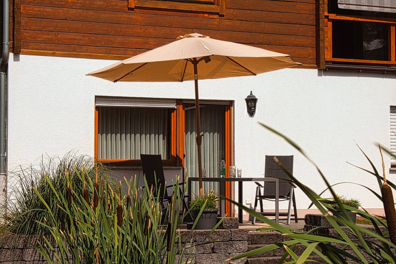 Ganze Wohnung, Ferienwohnung 'Standfuss' mit privater Terrasse, privatem Garten und Wi-Fi in Dausenau, Lahn-Taunus