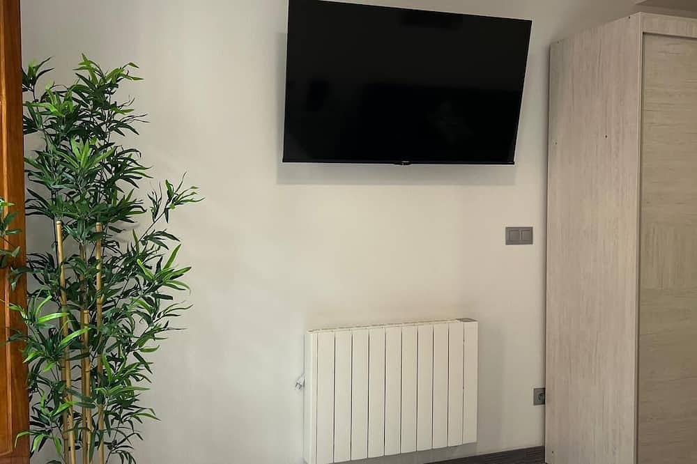 Entire apartment, Oviedo Center (Estudio1 Rosal) One minute from City Hall! in Oviedo, Cordillera Cantábrica