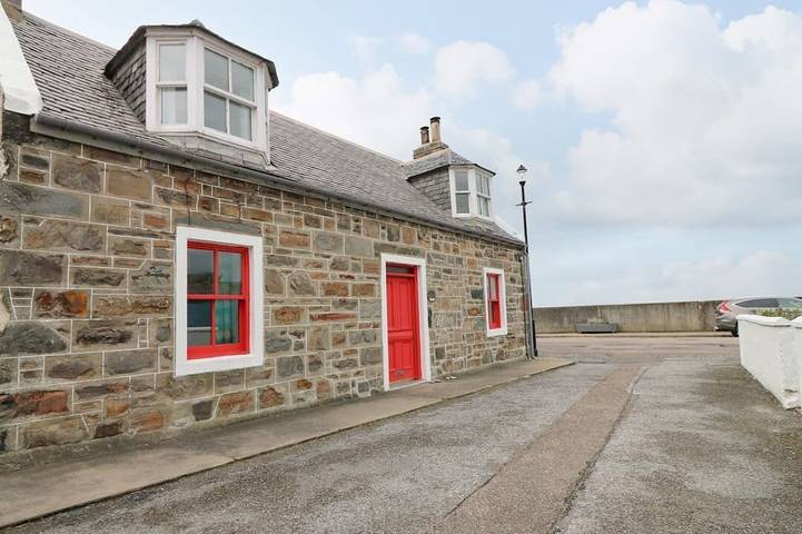 Cottage for 6 people, with garden in Cullen