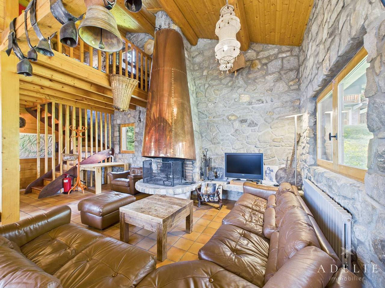 Savoyard Chalet for 18 - Near Slopes, Fireplace, Balconies, 8 Bedrooms, and Free Shuttle in La Rosière, Montvalezan