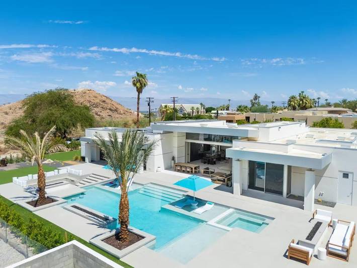 Villa für 12 Personen, mit Pool und Garten - 1