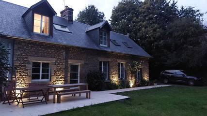 Gîte pour 12 personnes, avec vue et jardin à Reffuveille