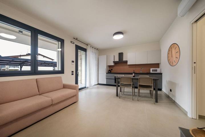 Ganze Wohnung, ApartmentsGarda - I Fiori d'Ulivo - C - Margherita in Garda, Gardasee-Berge