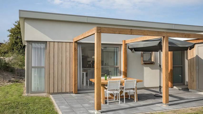 Ferienhaus für 4 Personen, mit Terrasse und Garten sowie Pool in Nieuwvliet