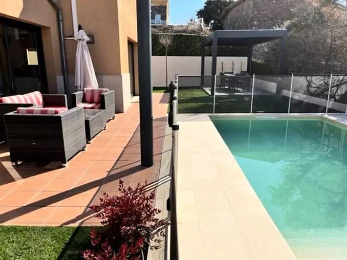 Casa de vacaciones para 7 personas, con jardín y piscina en Olot