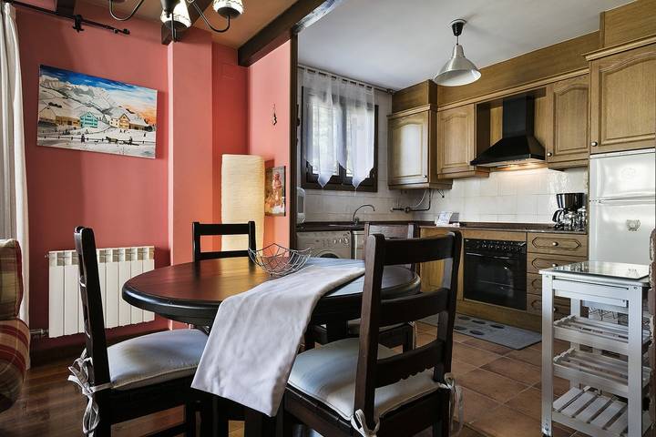 Gîte pour 5 personnes, avec balcon dans Vielha - 3