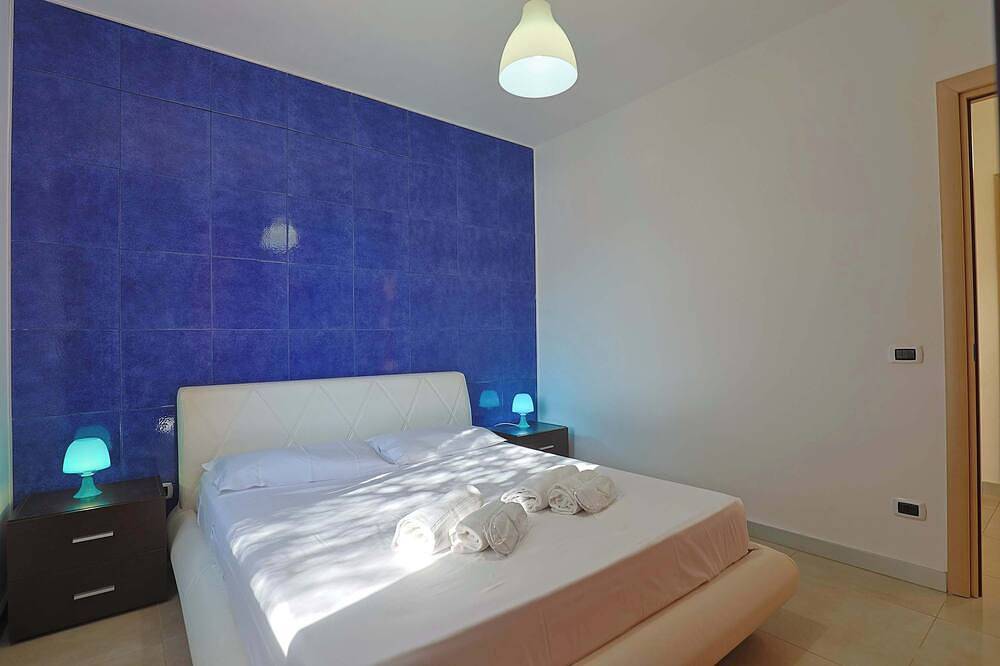 Boomerang Villas 5 – Villa indipendente con Jacuzzi riscaldata e giardino privato a pochi passi dalla Salina dei Monaci in Manduria, Golf von Tarent