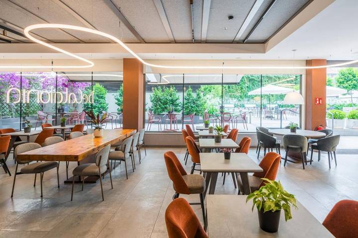 Hotel voor 2 personen, with tuin and zwembad as well as sauna, met huisdier in Bilbao