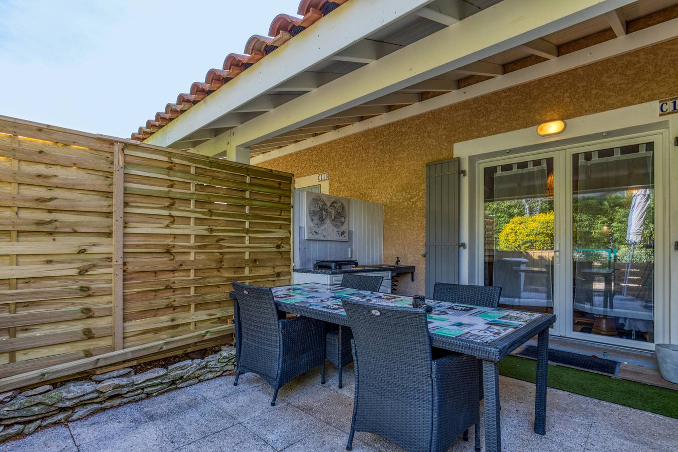 Holiday Home 'Colline De Jasmin Étoilé' with Mountain View, Wi-Fi and Air Conditioning in Calvisson, Nimes region