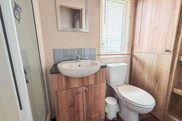 Static Caravan for 6 People in Waveney District, Suffolk, Photo 3