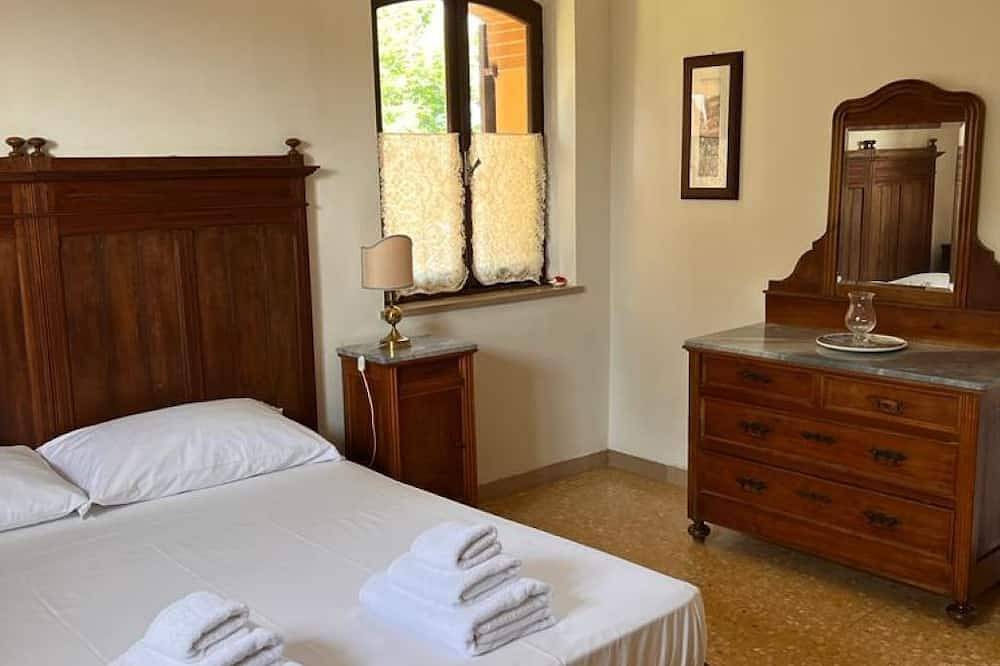 Ampio Appartamento con Giardino e Patio tra i Vigneti in Sona, Gardasee-Berge