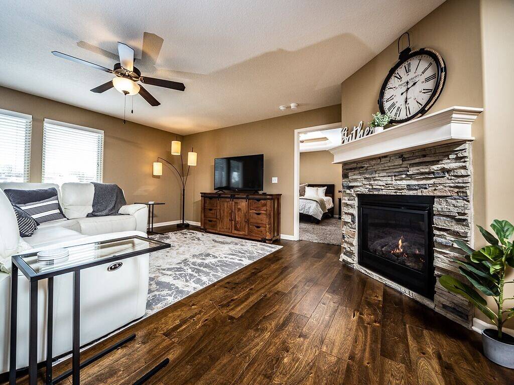 Luxury Home with Entertainment Room & Pool Table in Kansas City, Missouri